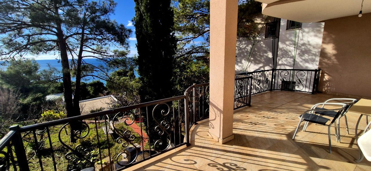 amforaproperty.com/Kuća 220 m² sa panoramskim pogledom na more – Bar, Zeleni pojas