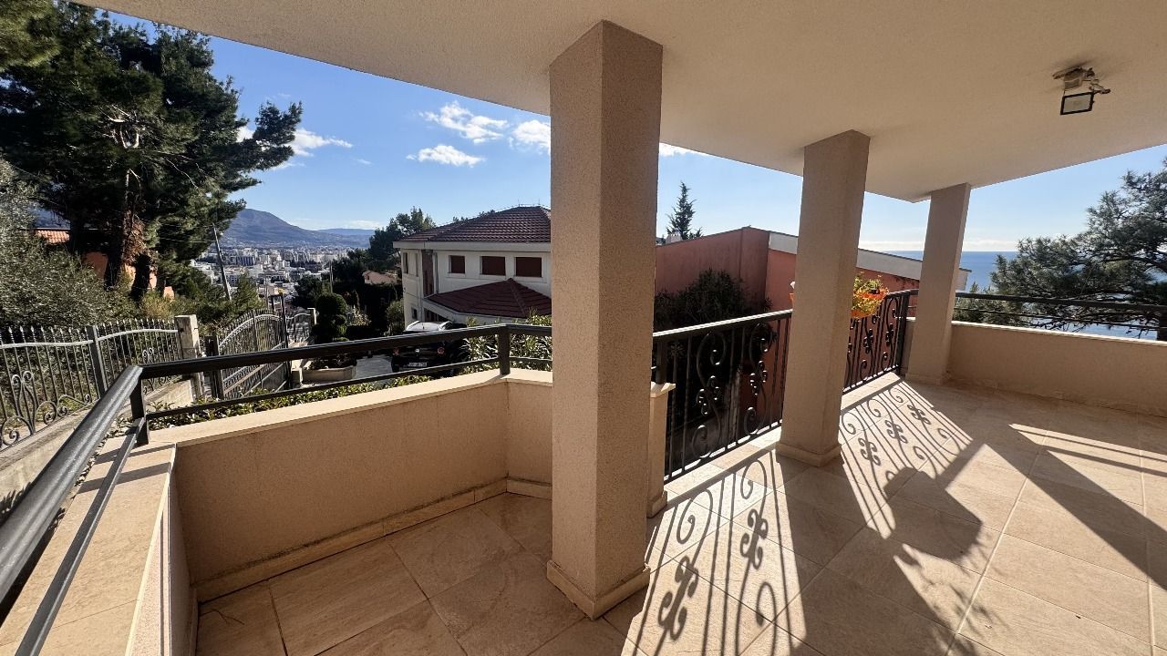 amforaproperty.com/Kuća 220 m² sa panoramskim pogledom na more – Bar, Zeleni pojas