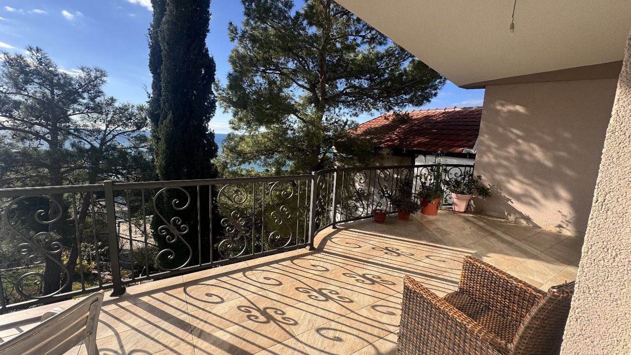 amforaproperty.com/Kuća 220 m² sa panoramskim pogledom na more – Bar, Zeleni pojas