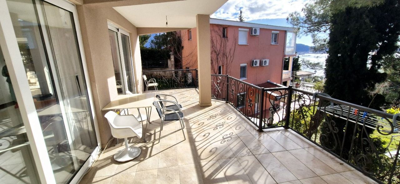 amforaproperty.com/Kuća 220 m² sa panoramskim pogledom na more – Bar, Zeleni pojas