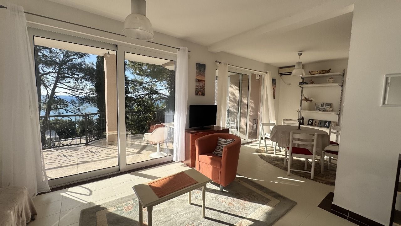 amforaproperty.com/Kuća 220 m² sa panoramskim pogledom na more – Bar, Zeleni pojas