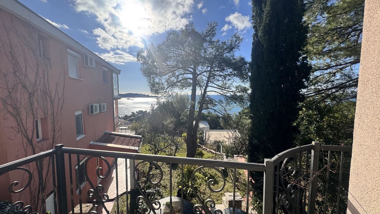 amforaproperty.com/Kuća 220 m² sa panoramskim pogledom na more – Bar, Zeleni pojas