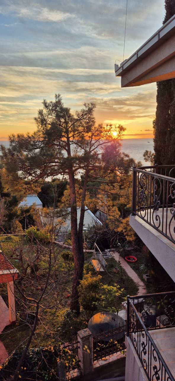 amforaproperty.com/Kuća 220 m² sa panoramskim pogledom na more – Bar, Zeleni pojas