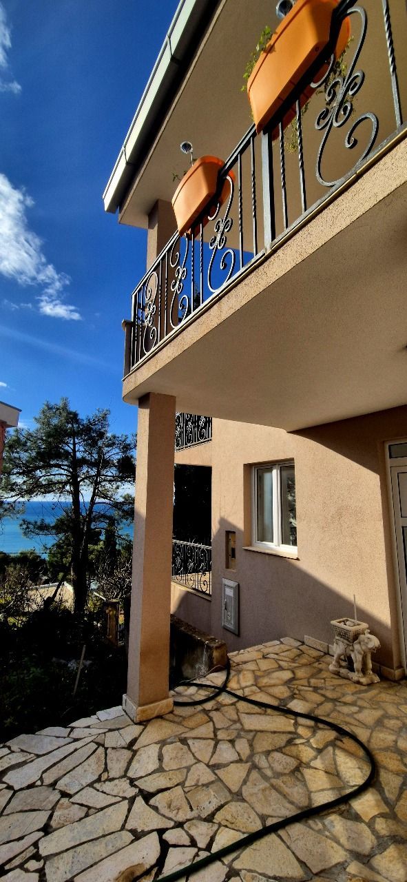 amforaproperty.com/Kuća 220 m² sa panoramskim pogledom na more – Bar, Zeleni pojas