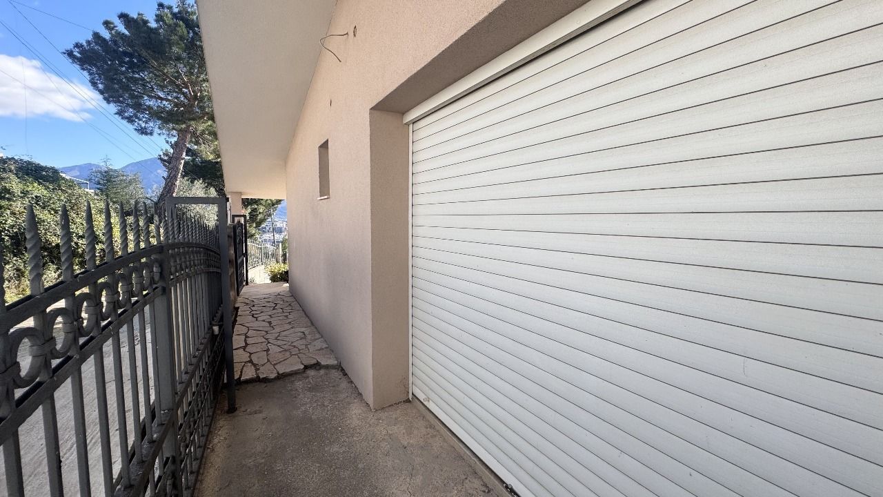 amforaproperty.com/Kuća 220 m² sa panoramskim pogledom na more – Bar, Zeleni pojas