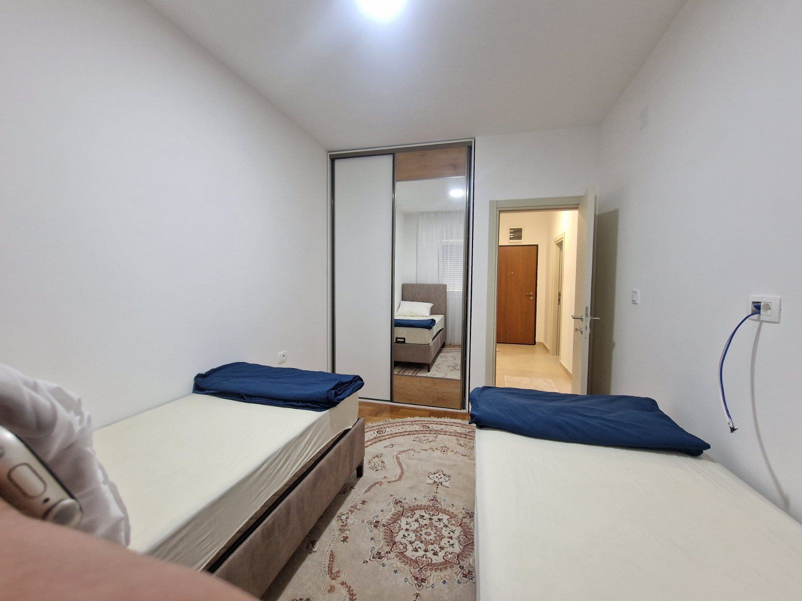 amforaproperty.com/Nov moderno opremljen dvosoban stan kod autobuske stanice u Budvi (NA DUZI PERIOD)