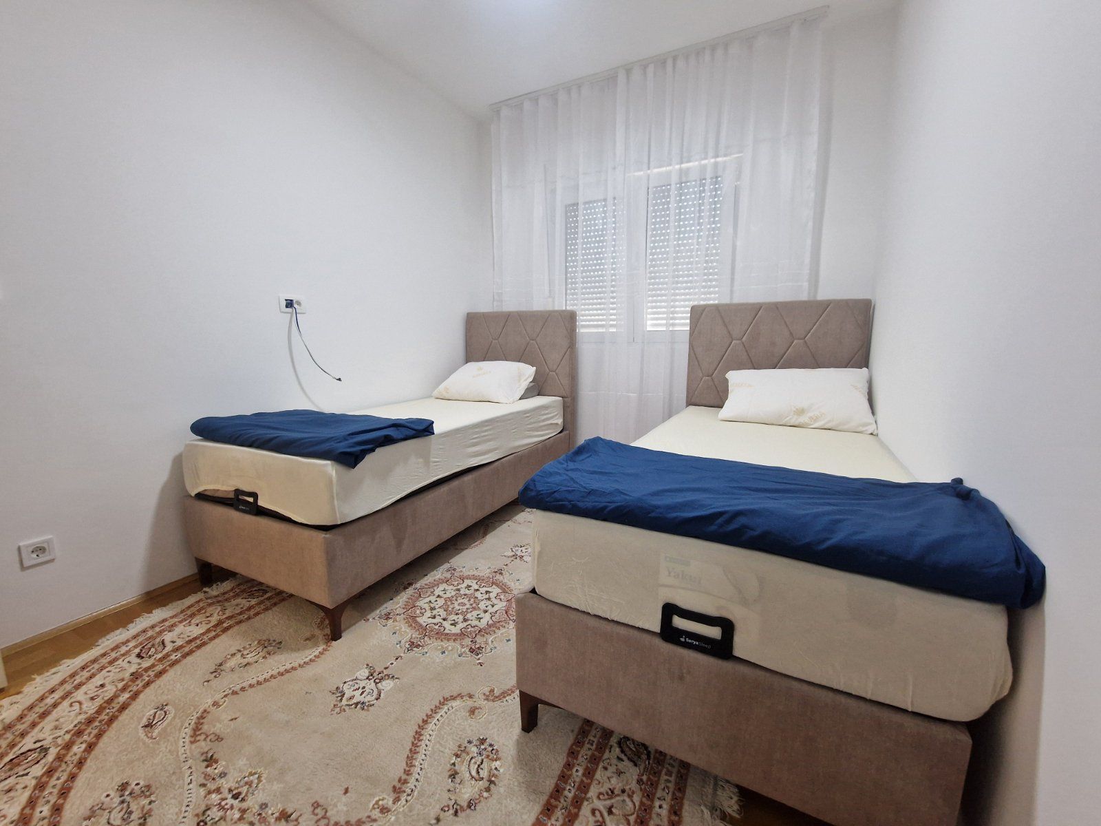 amforaproperty.com/Nov moderno opremljen dvosoban stan kod autobuske stanice u Budvi (NA DUZI PERIOD)