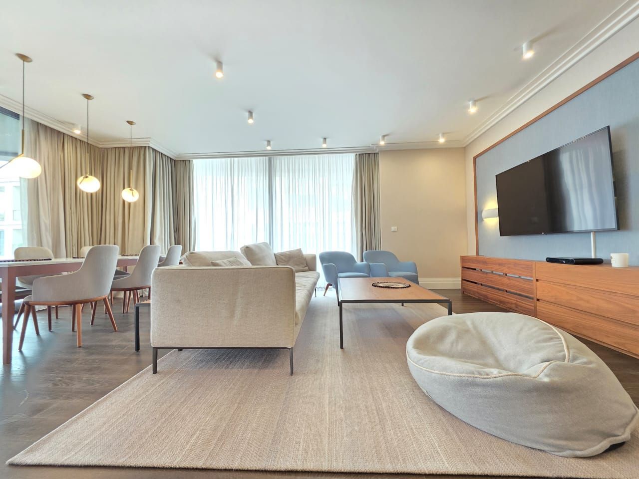 amforaproperty.com/Budva, Royal Gardens – Luksuzan trosoban penthouse 137m² sa đakuzijem i pogledom na more