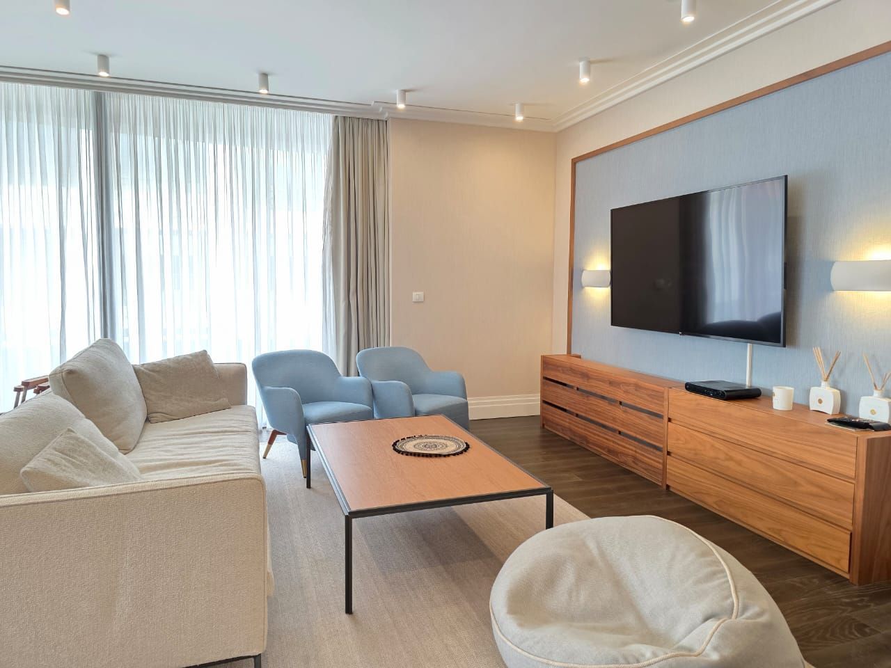 amforaproperty.com/Budva, Royal Gardens – Luksuzan trosoban penthouse 137m² sa đakuzijem i pogledom na more