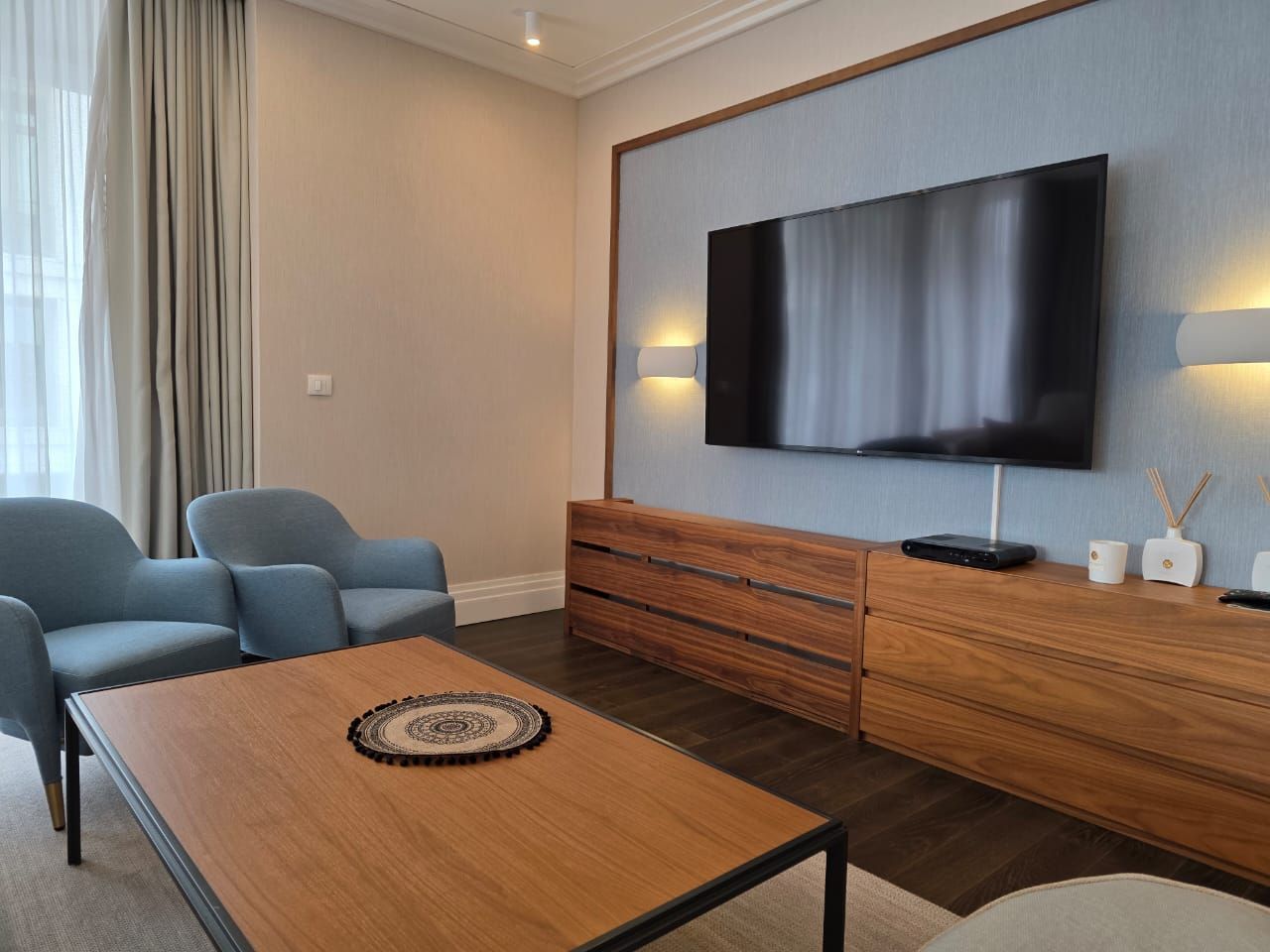amforaproperty.com/Budva, Royal Gardens – Luksuzan trosoban penthouse 137m² sa đakuzijem i pogledom na more