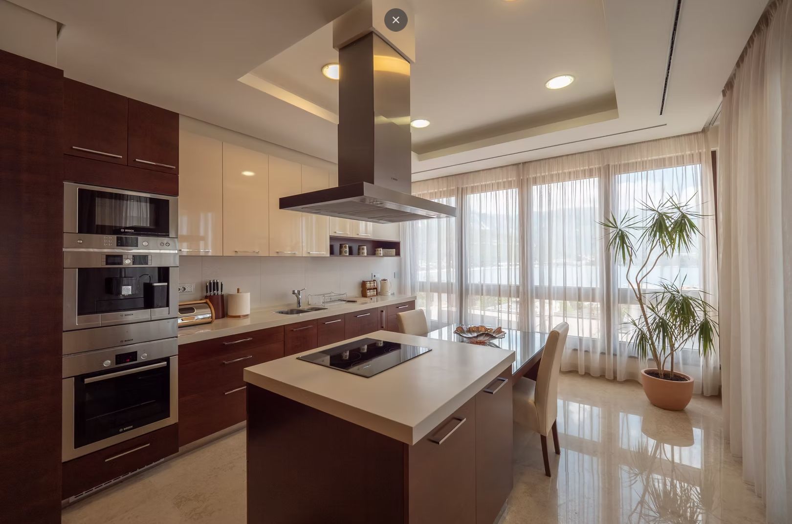 amforaproperty.com/Ekskluzivni dvosoban apartman 180m2 sa SPA sadržajima i panoramskim pogledom – Budva,centar (NA DUZI PERIOD)