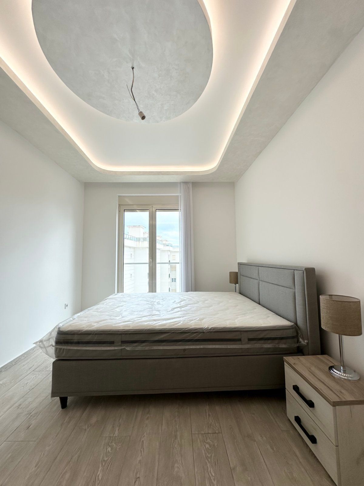amforaproperty.com/Nov,luksuzno opremljen dvosoban stan sa pogledom na more – 75 m², Bečići