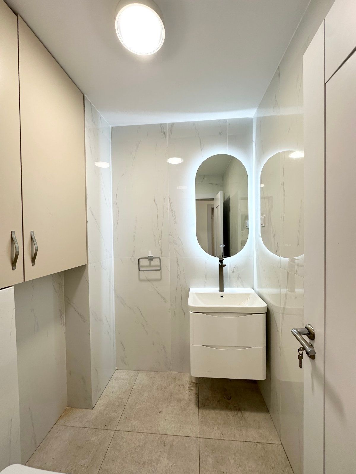 amforaproperty.com/Nov,luksuzno opremljen dvosoban stan sa pogledom na more – 75 m², Bečići