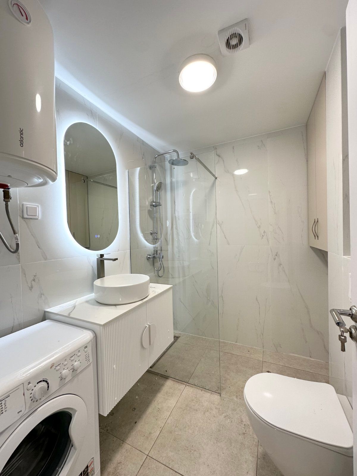 amforaproperty.com/Nov,luksuzno opremljen dvosoban stan sa pogledom na more – 75 m², Bečići