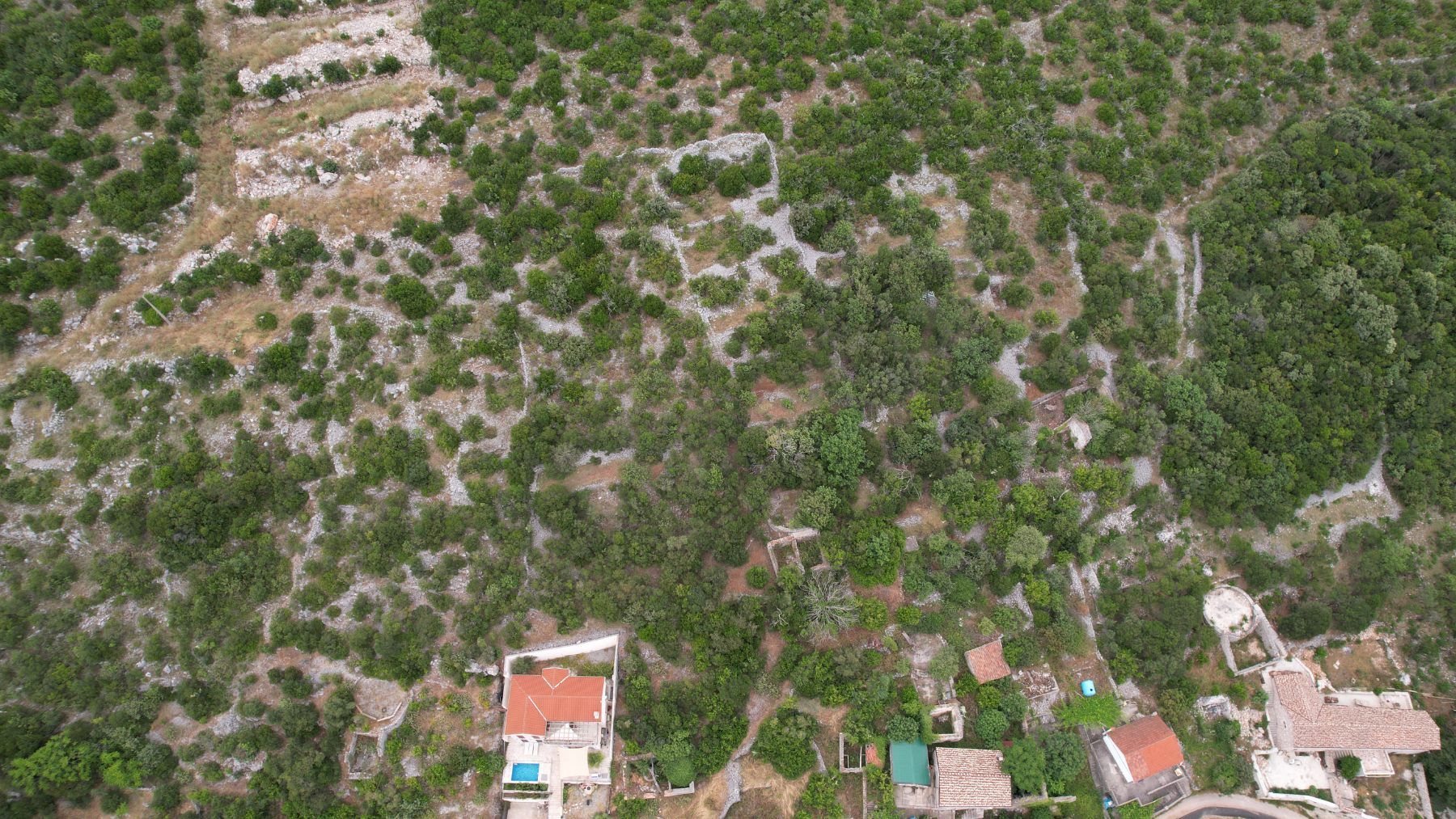 amforaproperty.com/Neurbanizovan plac 1500m2 u Zagori, Kotor