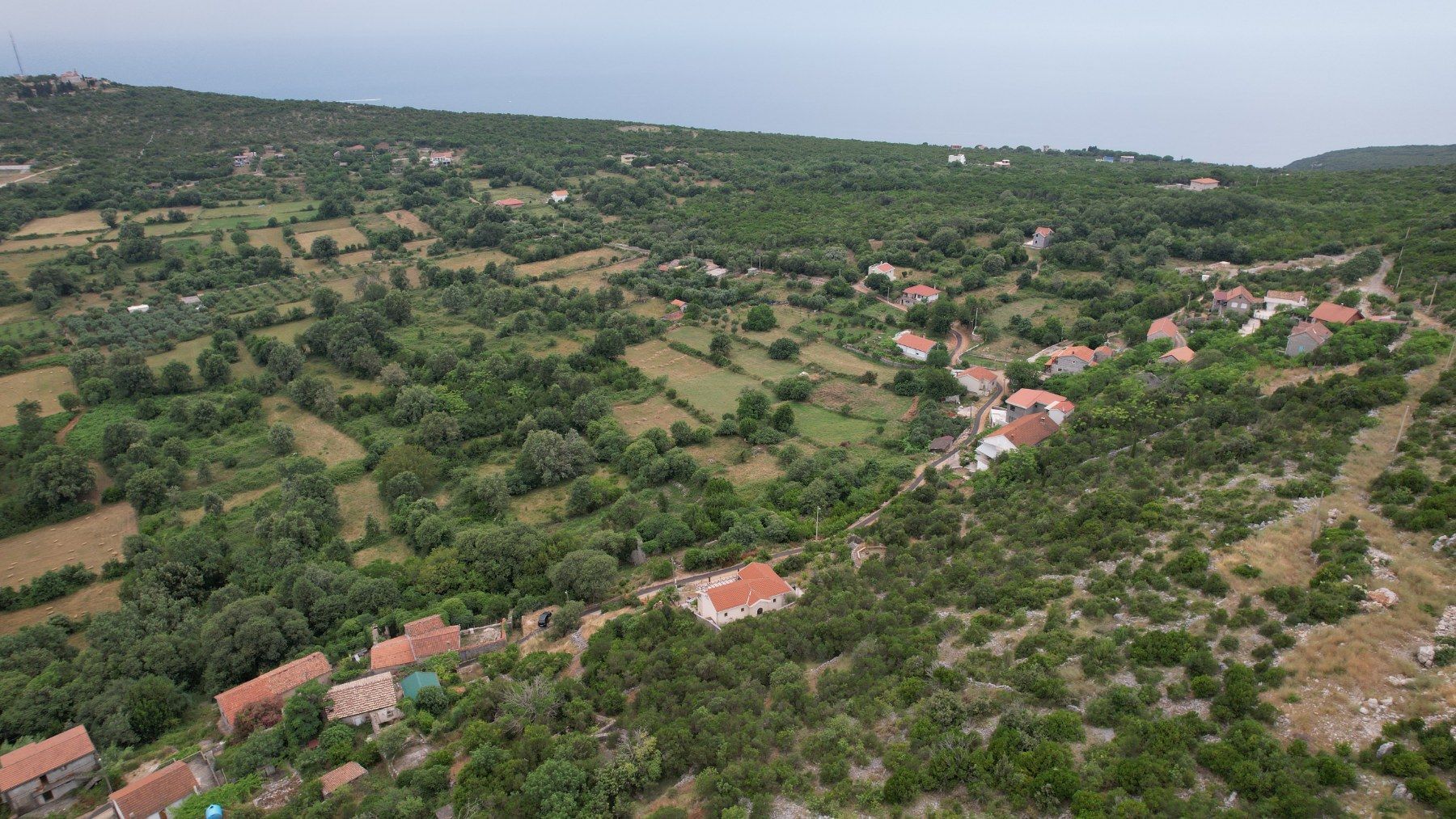 amforaproperty.com/Neurbanizovan plac 1500m2 u Zagori, Kotor