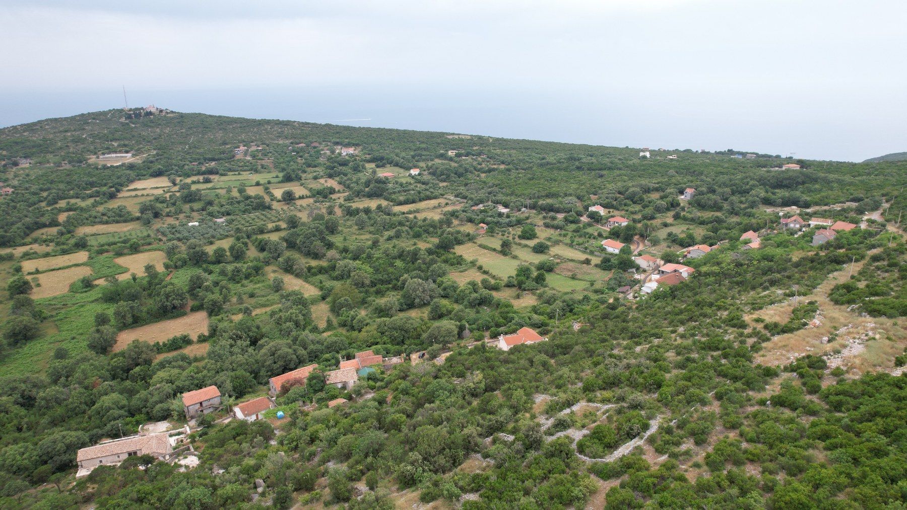 amforaproperty.com/Neurbanizovan plac 1500m2 u Zagori, Kotor