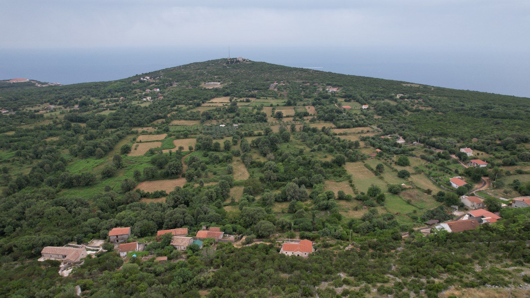 amforaproperty.com/Neurbanizovan plac 1500m2 u Zagori, Kotor