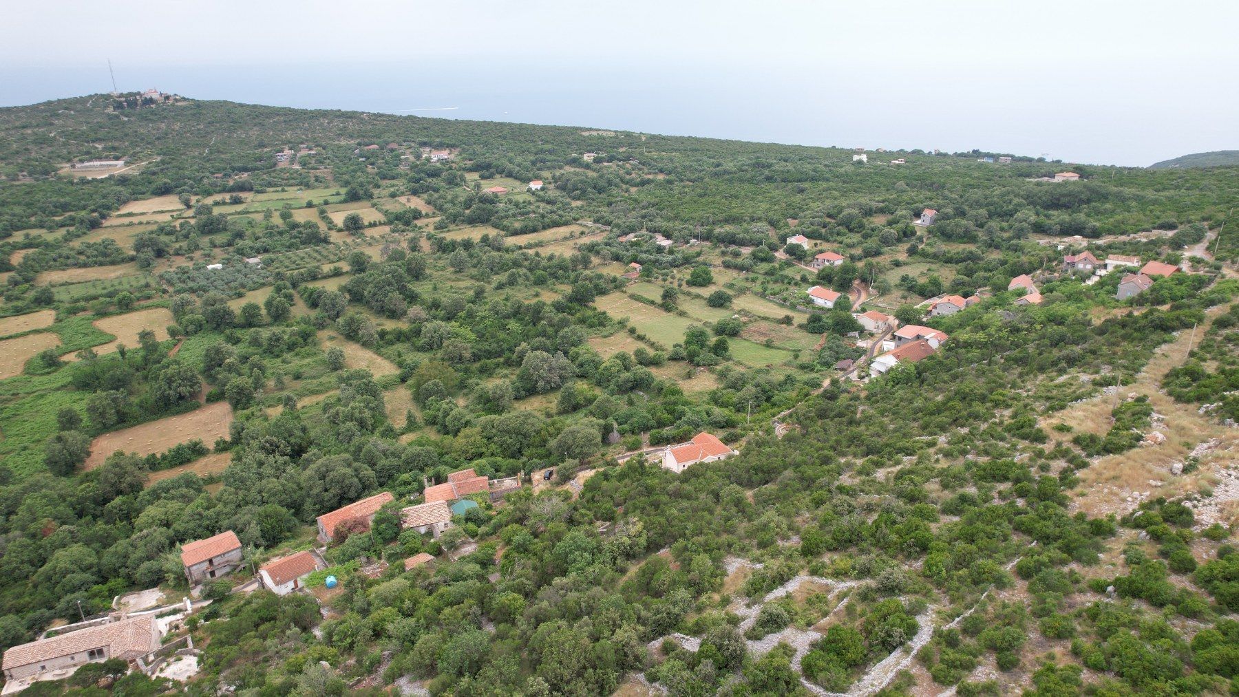 amforaproperty.com/Neurbanizovan plac 1500m2 u Zagori, Kotor