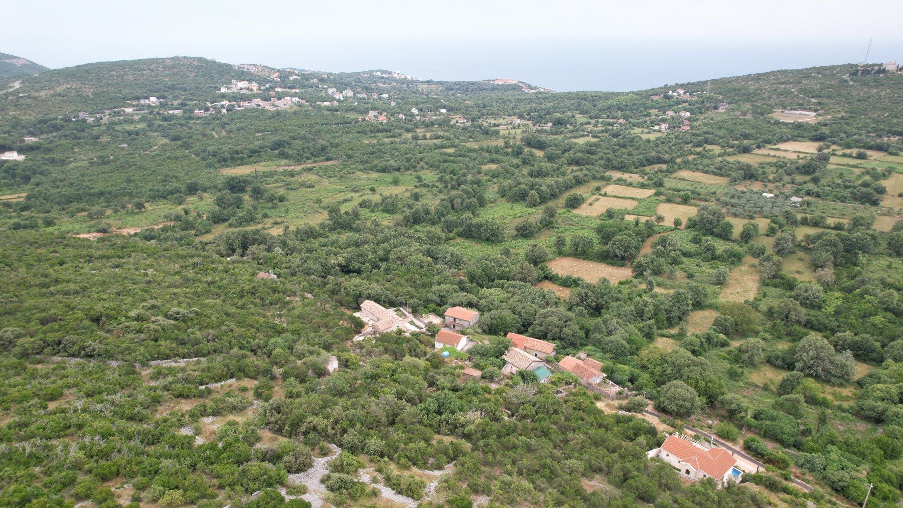 amforaproperty.com/Neurbanizovan plac 1500m2 u Zagori, Kotor