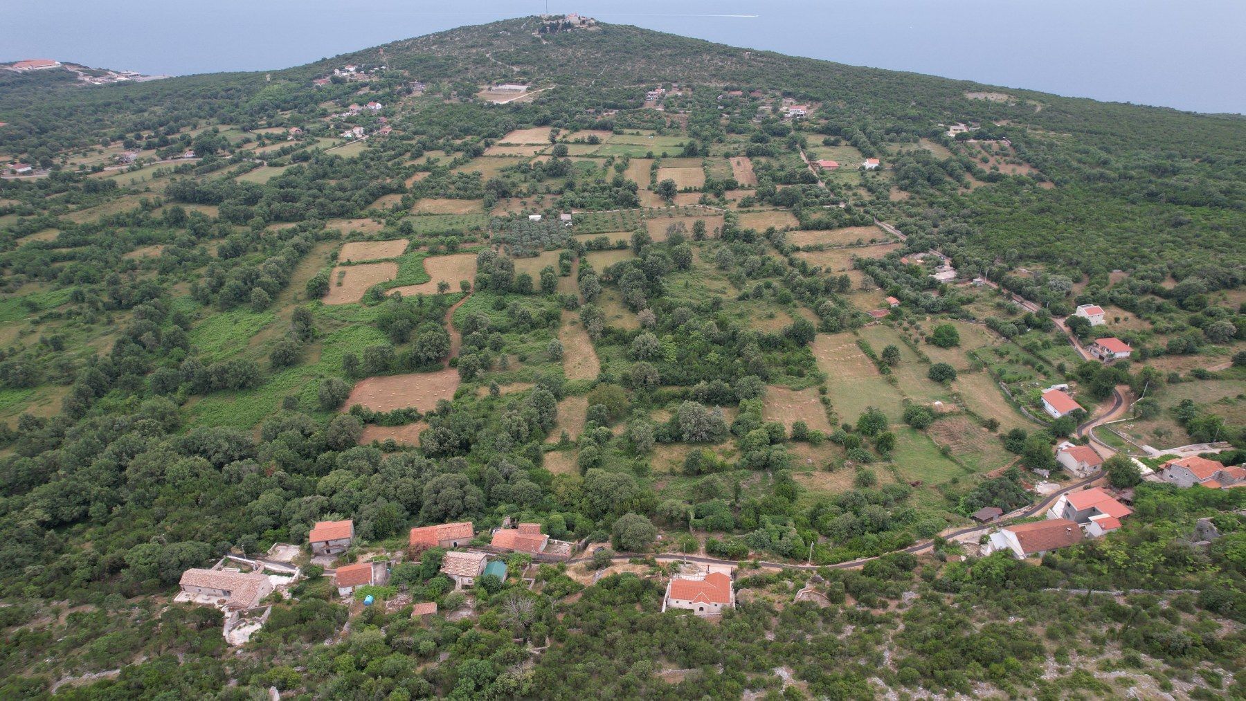 amforaproperty.com/Neurbanizovan plac 1500m2 u Zagori, Kotor