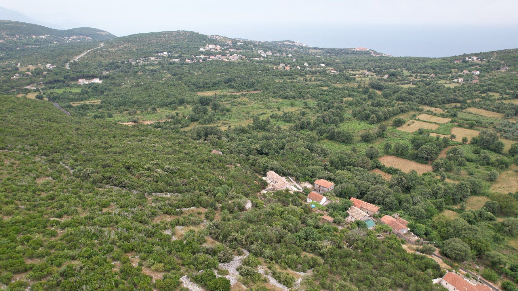 amforaproperty.com/Neurbanizovan plac 1500m2 u Zagori, Kotor