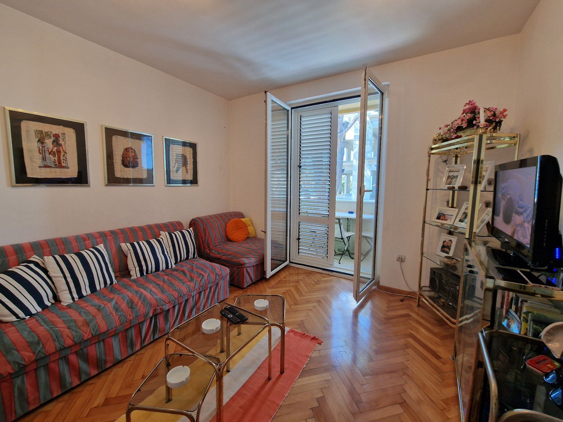amforaproperty.com/Jednosoban Namešten Stan 47m2 sa Pogledom na More na Prvoj Liniji u Tivtu