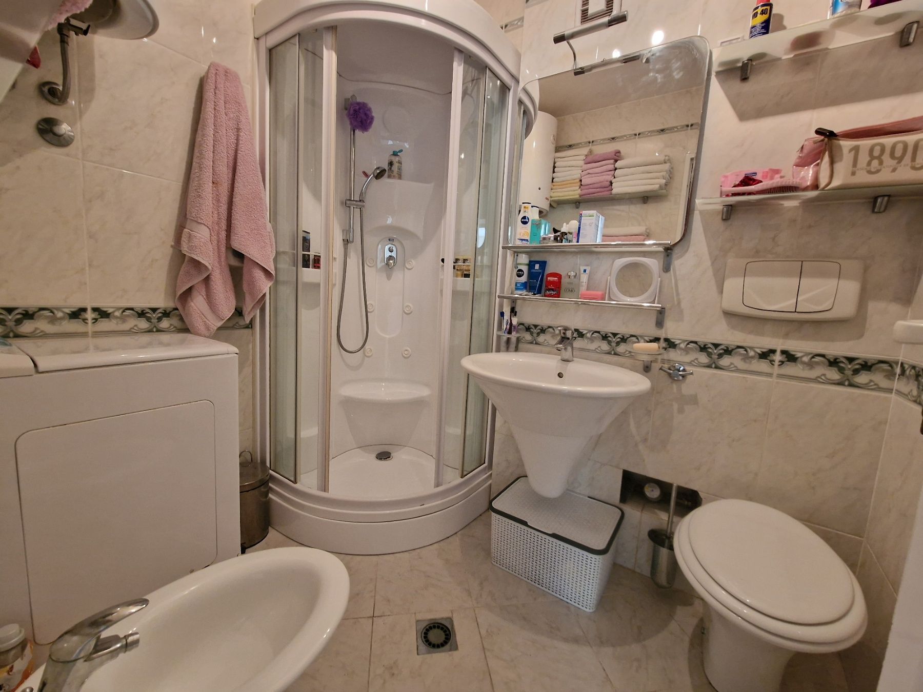 amforaproperty.com/Jednosoban Namešten Stan 47m2 sa Pogledom na More na Prvoj Liniji u Tivtu