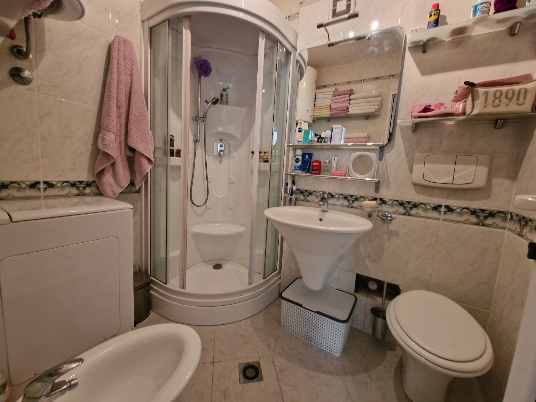 amforaproperty.com/Jednosoban Namešten Stan 47m2 sa Pogledom na More na Prvoj Liniji u Tivtu