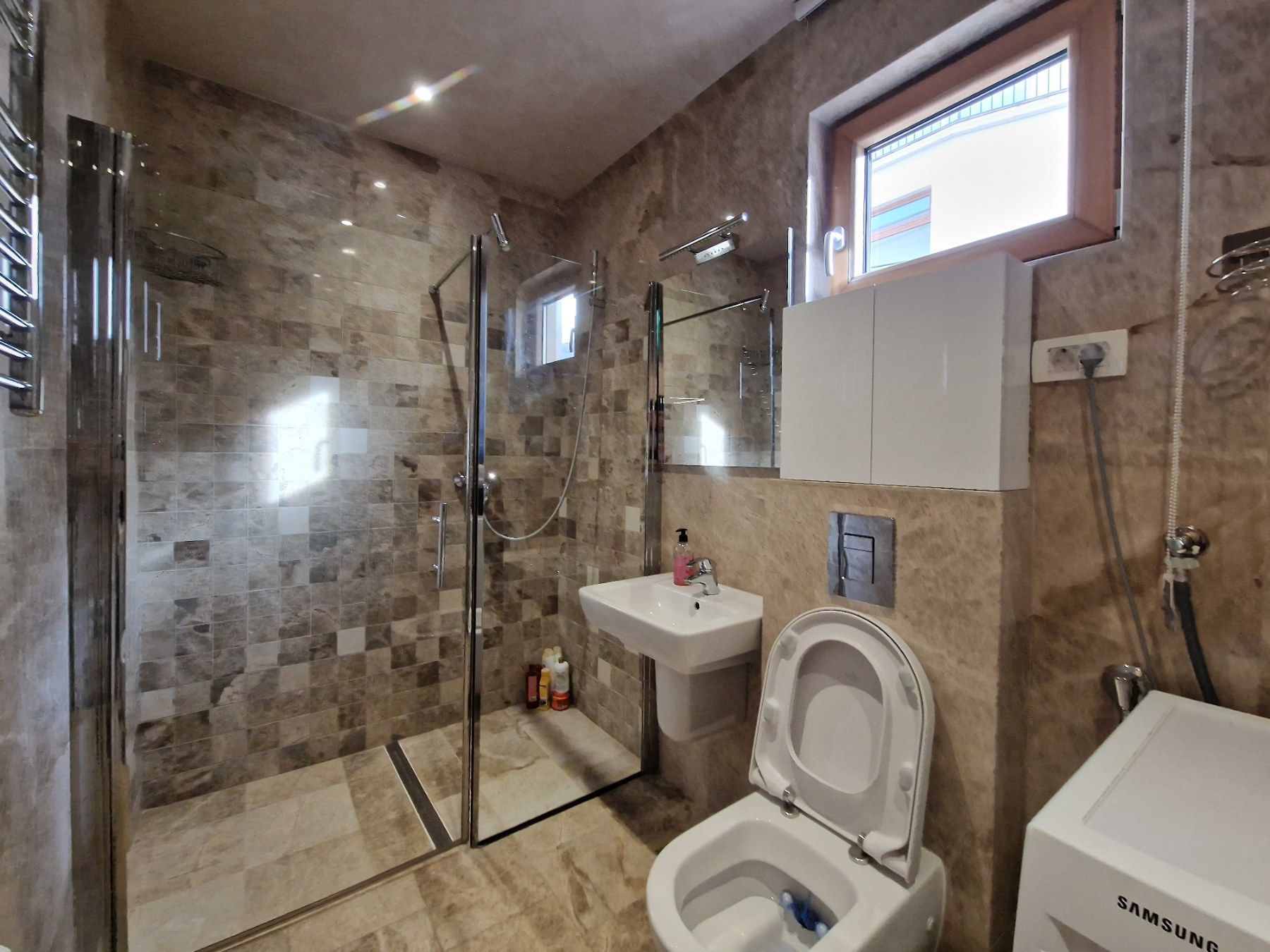 amforaproperty.com/Przno-Luksuzan jednosoban stan 68m2 (na duzi period)
