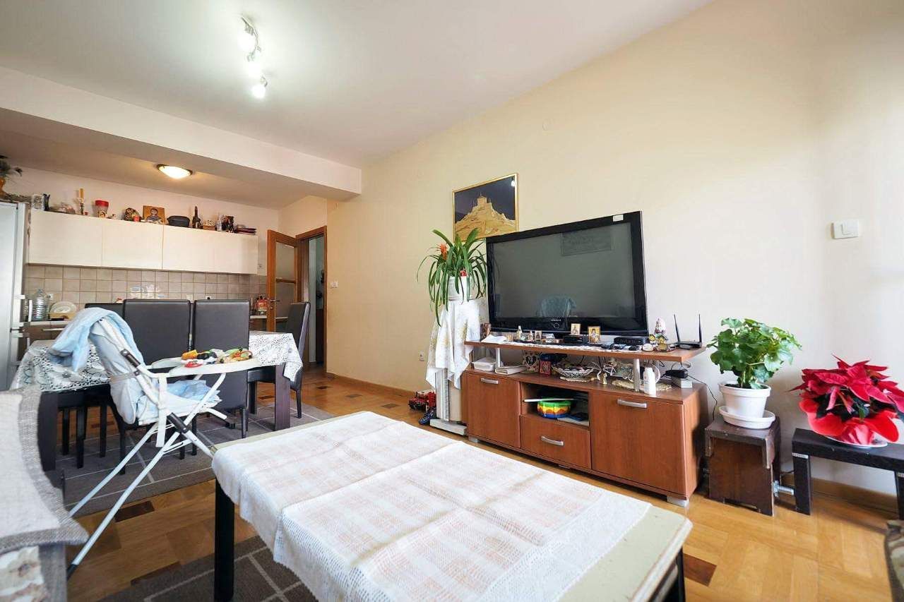 amforaproperty.com/Prostran dvosoban stan 96 m² – Budva, Rozino