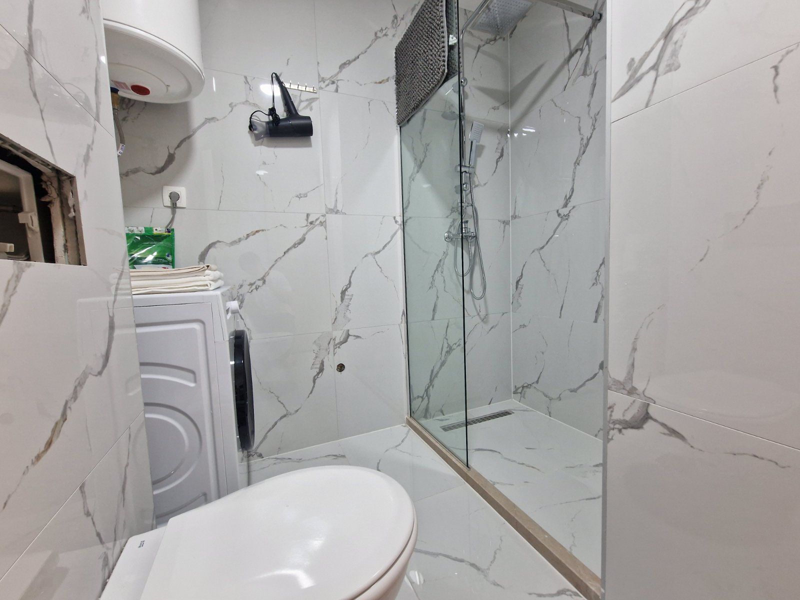 amforaproperty.com/Nov,moderno opremljen jednosoban stan u Becicima (Dostupan od 22.06.2025 na duzi period)