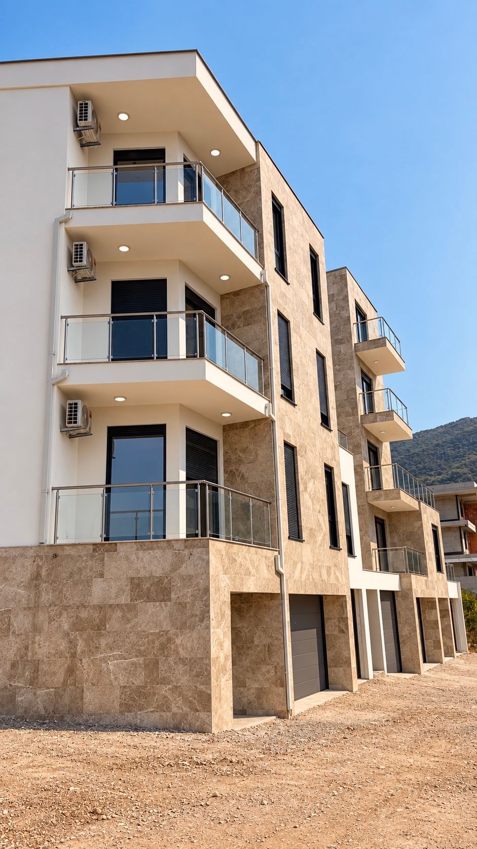 Jednosoban stan 55.87m2 u savremenom kompleksu sa pogledom na more u Tivtu – završetak izgradnje april 2026 - Amfora Real Estate
