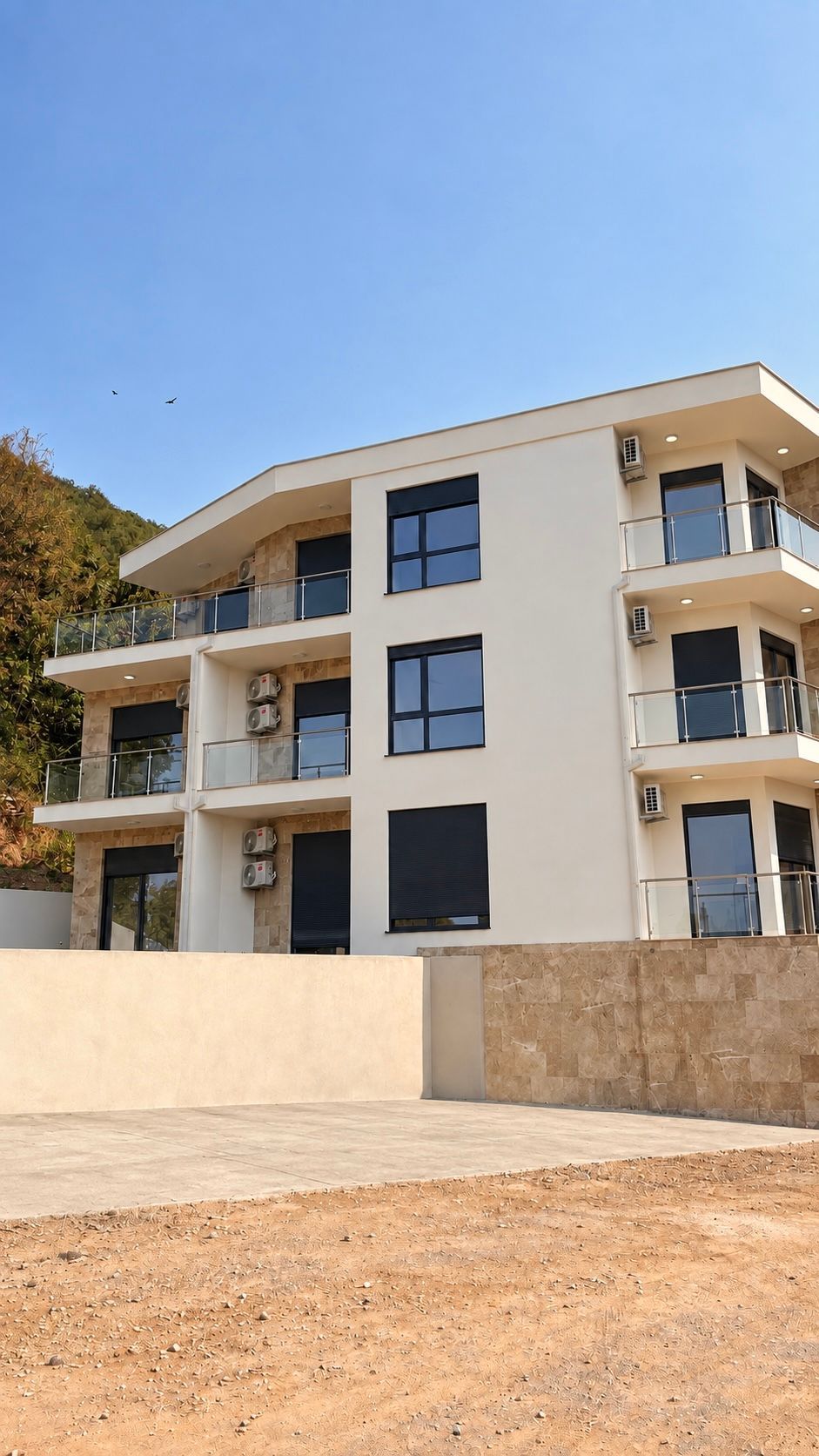 Jednosoban stan (41.35m2 + 10m2 zelene povrsine) u savremenom kompleksu sa pogledom na more u Tivtu – završetak izgradnje april 2026 - Amfora Real Estate