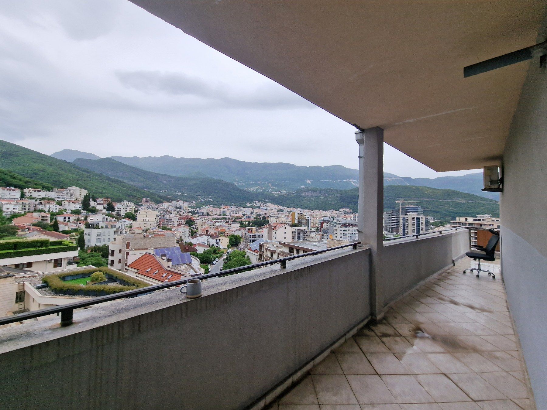 amforaproperty.com/Namesten stan 107m2 sa panoramskim pogledom na more -Babin Do,Budva