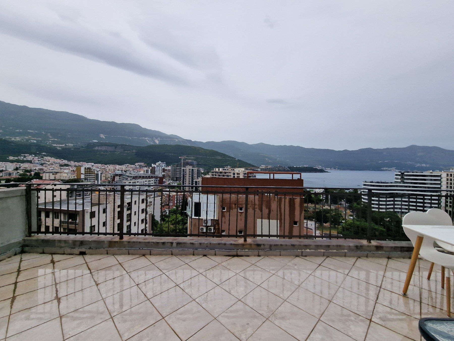 amforaproperty.com/Namesten stan 107m2 sa panoramskim pogledom na more -Babin Do,Budva