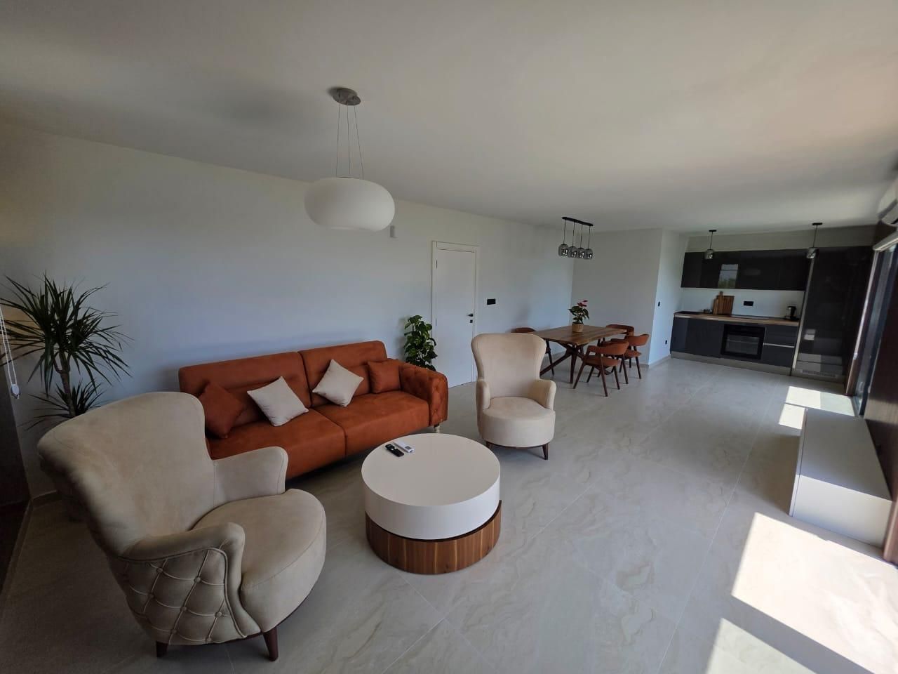 amforaproperty.com/Luksuzna vila od 300 m² sa bazenom i panoramskim pogledom na more na prodaju – Markovići, Budva (na duzi period)