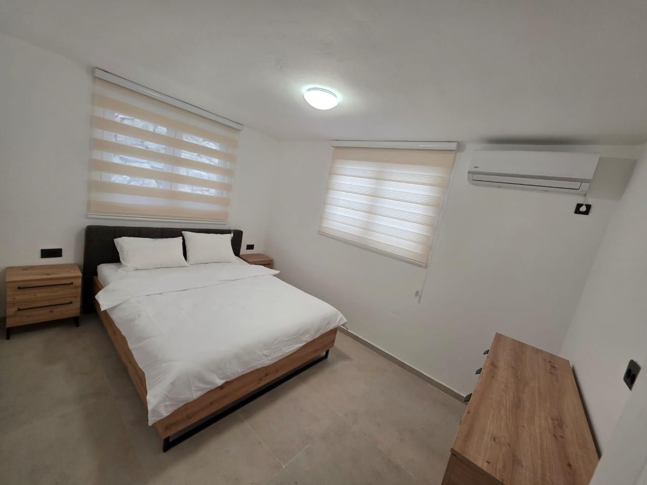 amforaproperty.com/Luksuzna vila od 300 m² sa bazenom i panoramskim pogledom na more na prodaju – Markovići, Budva (na duzi period)