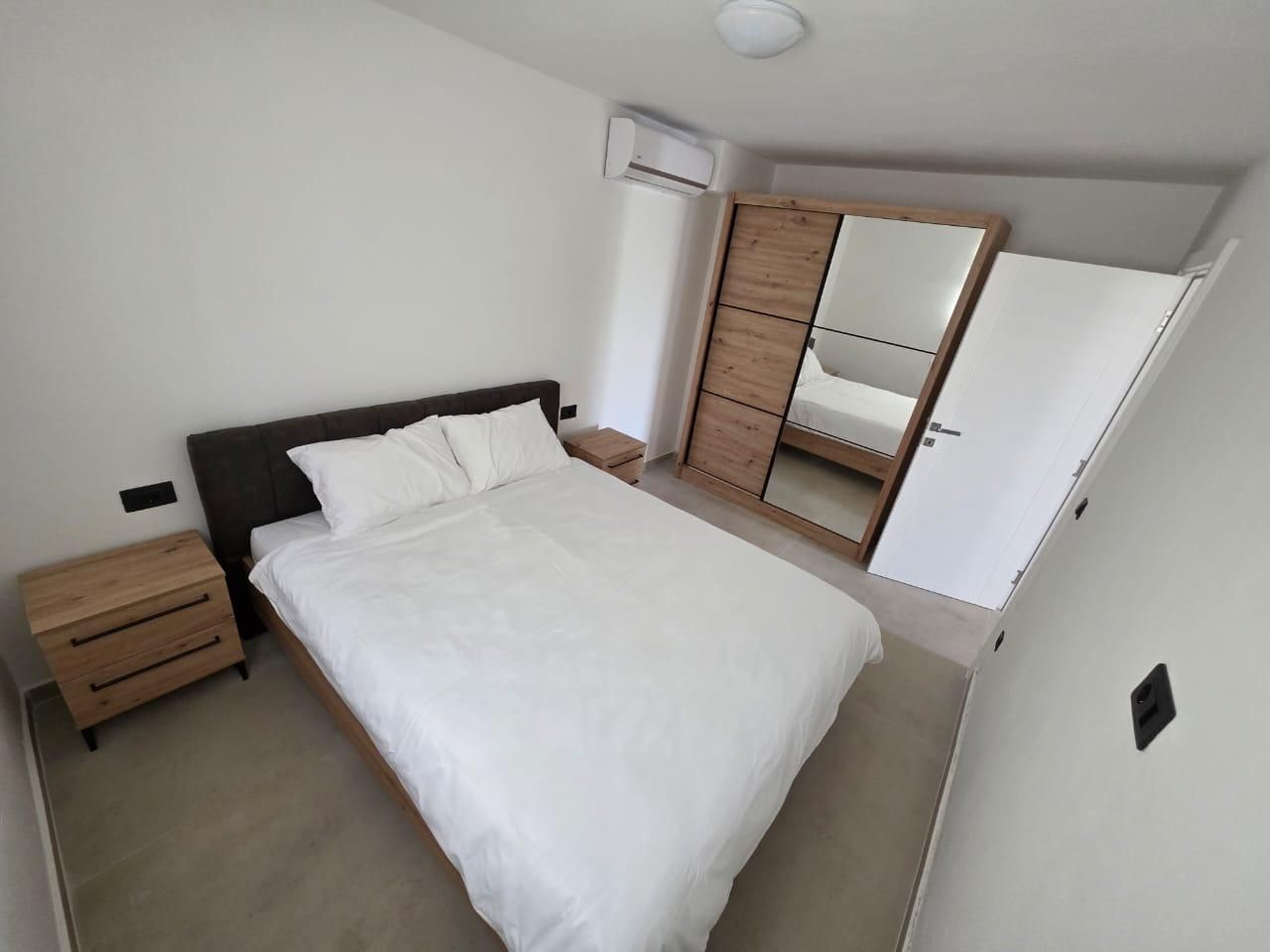 amforaproperty.com/Luksuzna vila od 300 m² sa bazenom i panoramskim pogledom na more na prodaju – Markovići, Budva (na duzi period)
