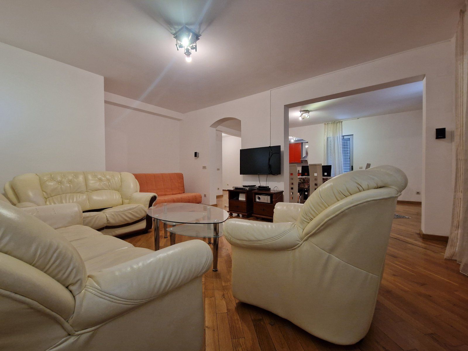 amforaproperty.com/Trosoban stan 120m2 u centru Budve (na duzi period)