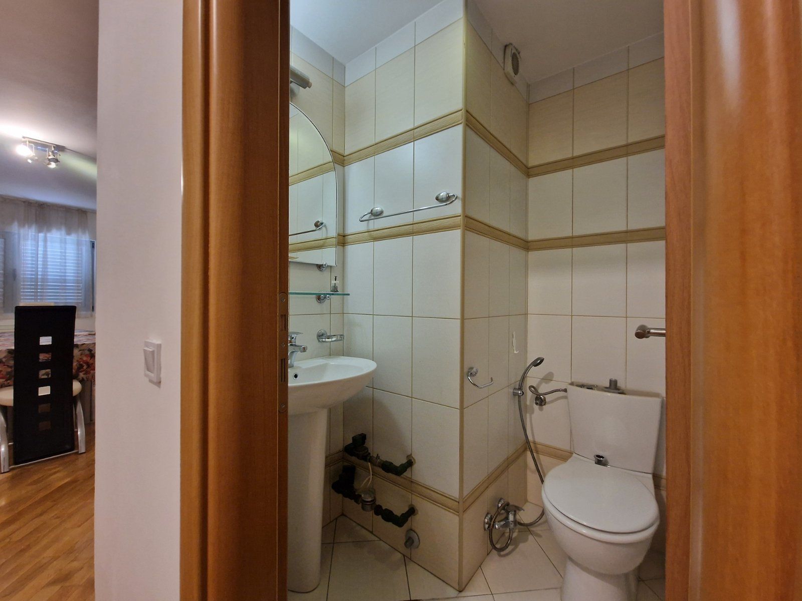 amforaproperty.com/Trosoban stan 120m2 u centru Budve (na duzi period)