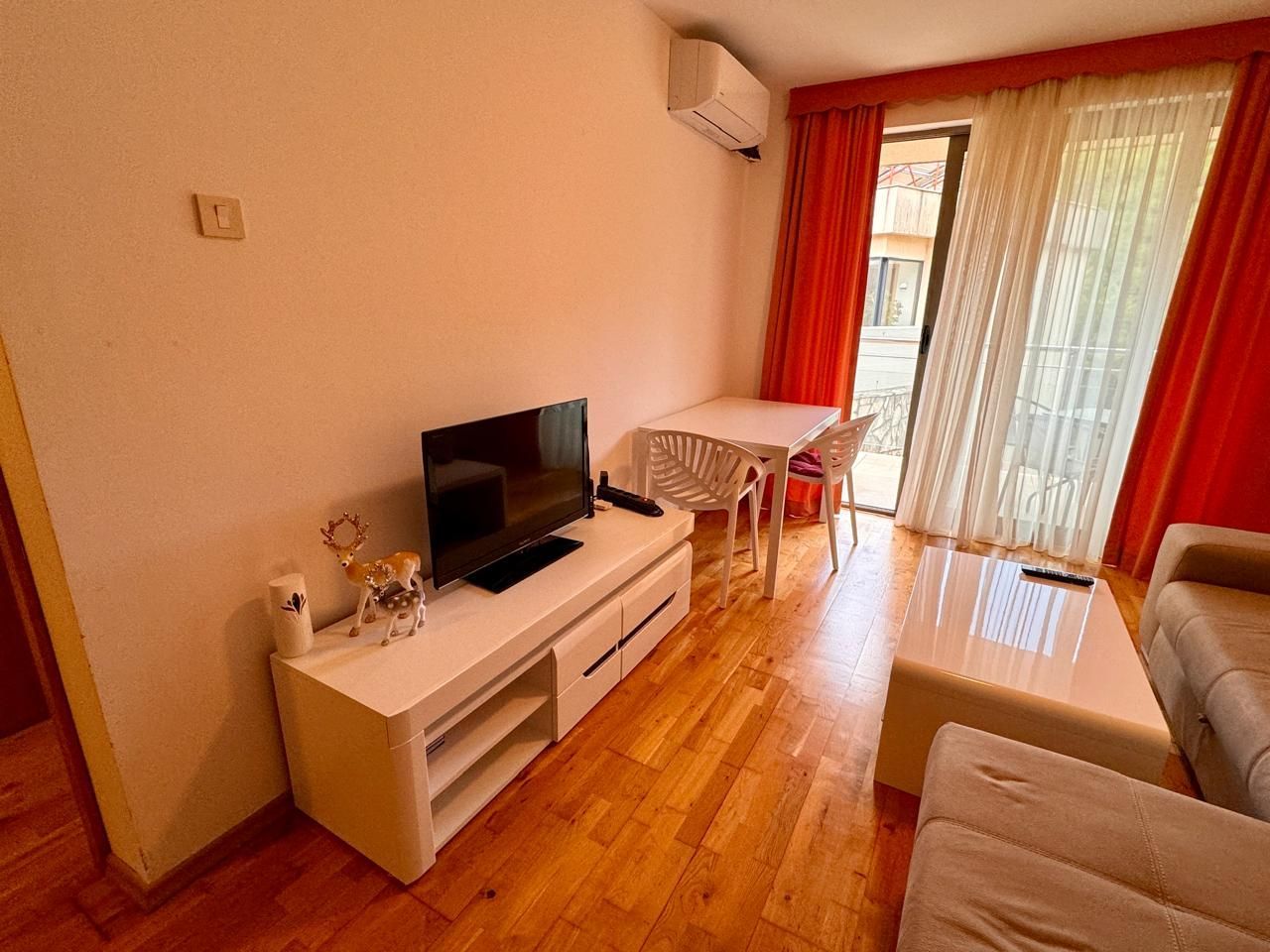amforaproperty.com/Jednosoban apartman u kompleksu sa bazenom,Przno-Budva (NA DUZI PERIOD)