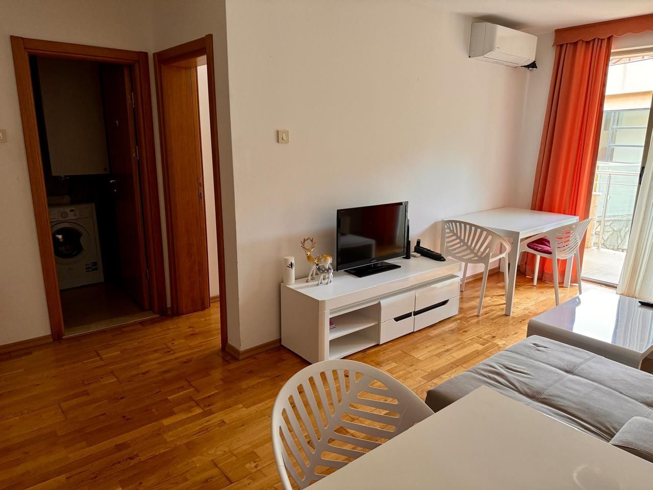 amfora/Jednosoban apartman u kompleksu sa bazenom,Przno-Budva (NA DUZI PERIOD)