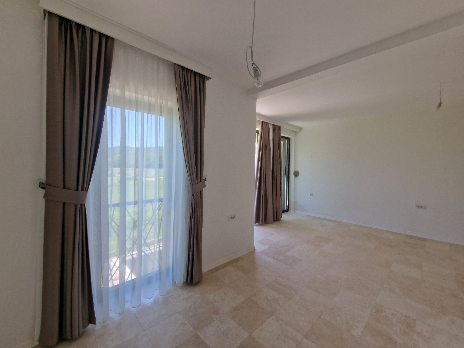 amforaproperty.com/Luksuzna novoizgradjena vila 300 m² sa bazenom, Lješevići – Kotor