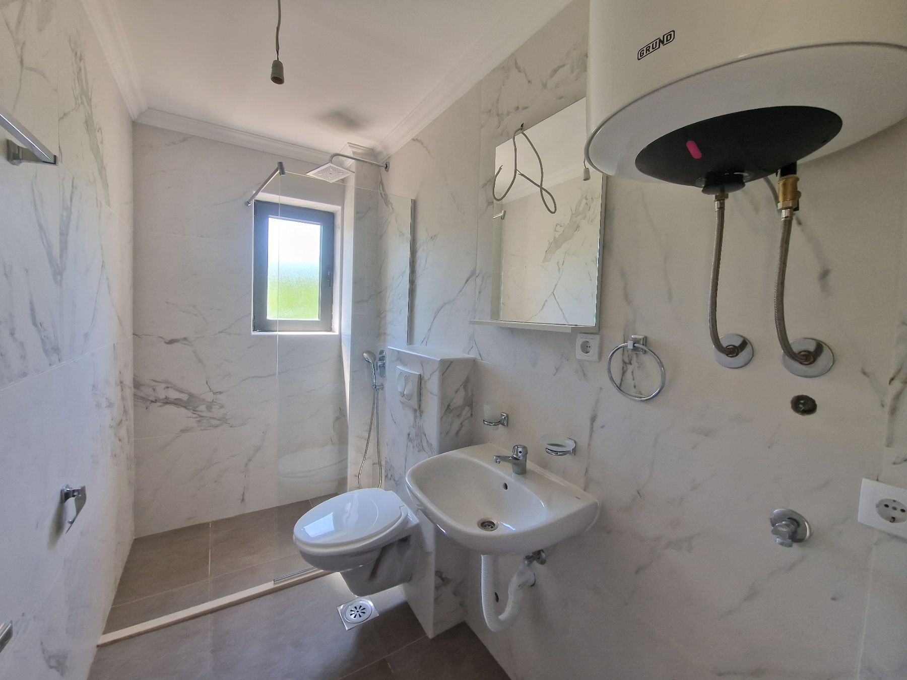amforaproperty.com/Luksuzna novoizgradjena vila 300 m² sa bazenom, Lješevići – Kotor