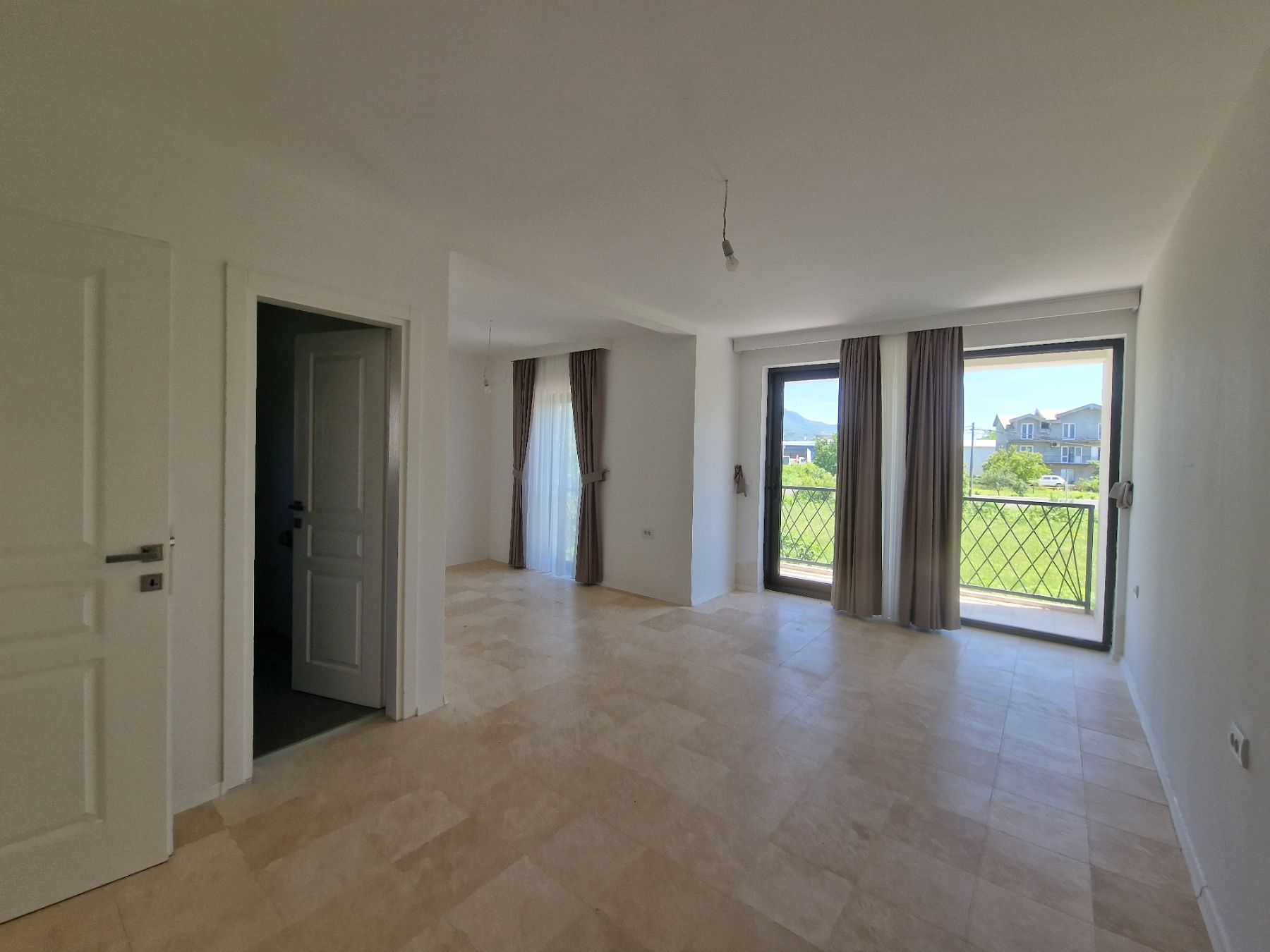 amforaproperty.com/Luksuzna novoizgradjena vila 300 m² sa bazenom, Lješevići – Kotor