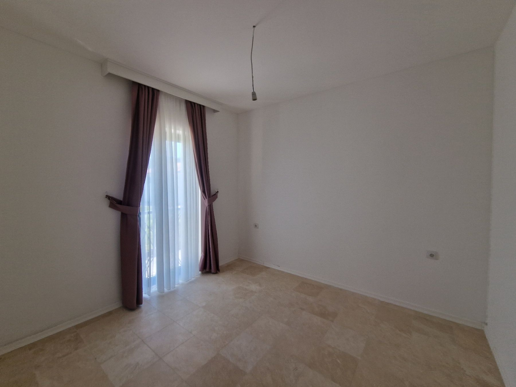 amforaproperty.com/Luksuzna novoizgradjena vila 300 m² sa bazenom, Lješevići – Kotor