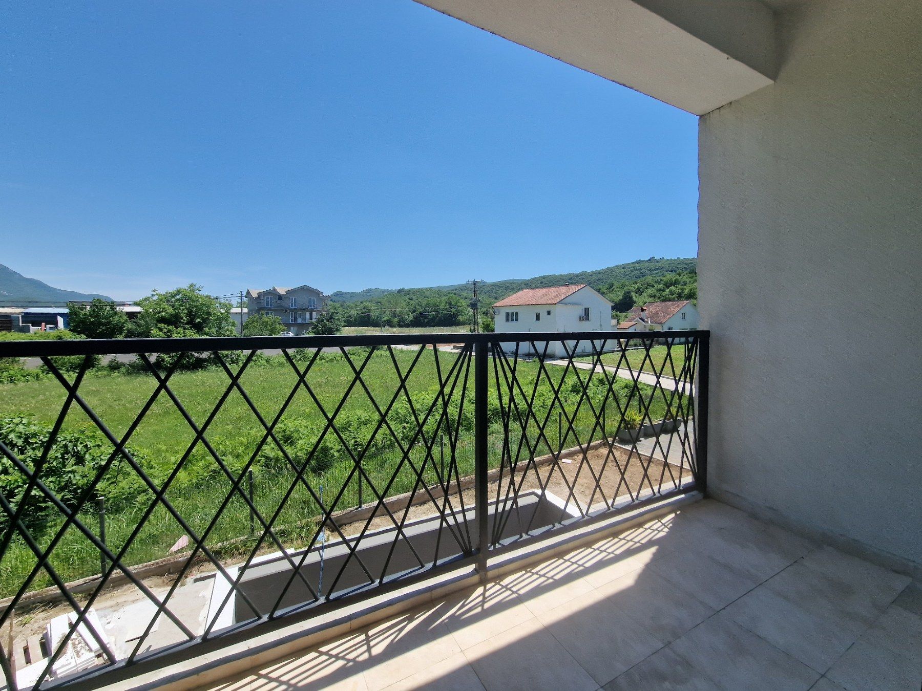 amforaproperty.com/Luksuzna novoizgradjena vila 300 m² sa bazenom, Lješevići – Kotor