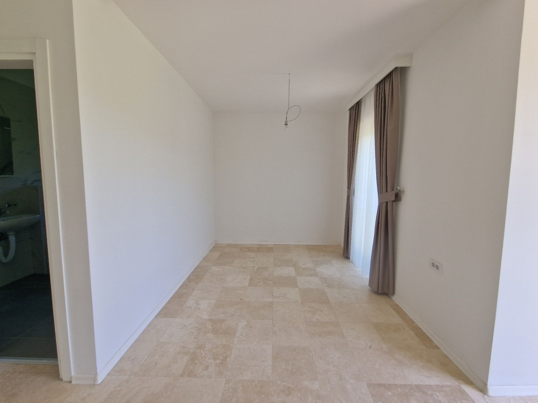 amforaproperty.com/Luksuzna novoizgradjena vila 300 m² sa bazenom, Lješevići – Kotor