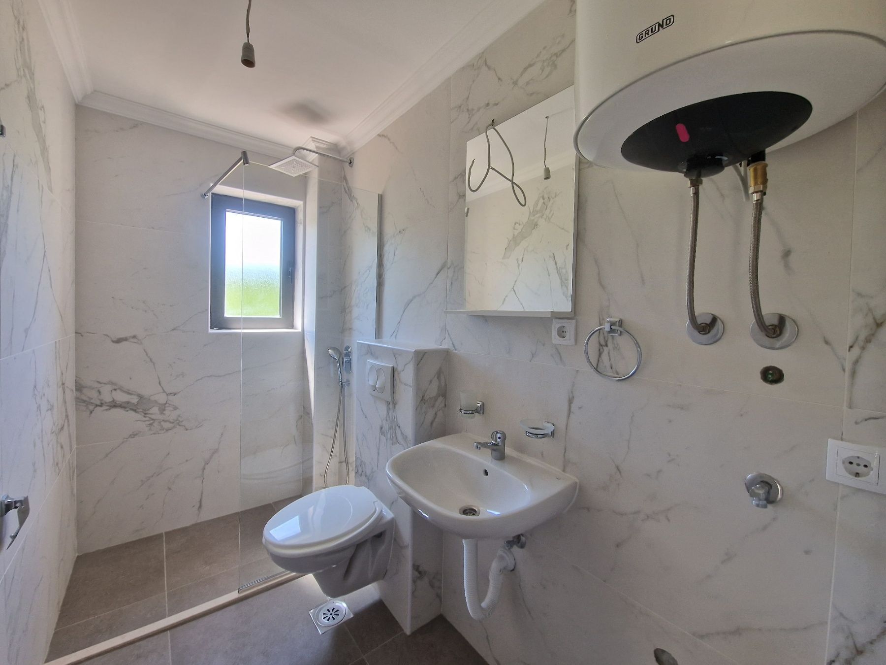 amforaproperty.com/Luksuzna novoizgradjena vila 300 m² sa bazenom, Lješevići – Kotor